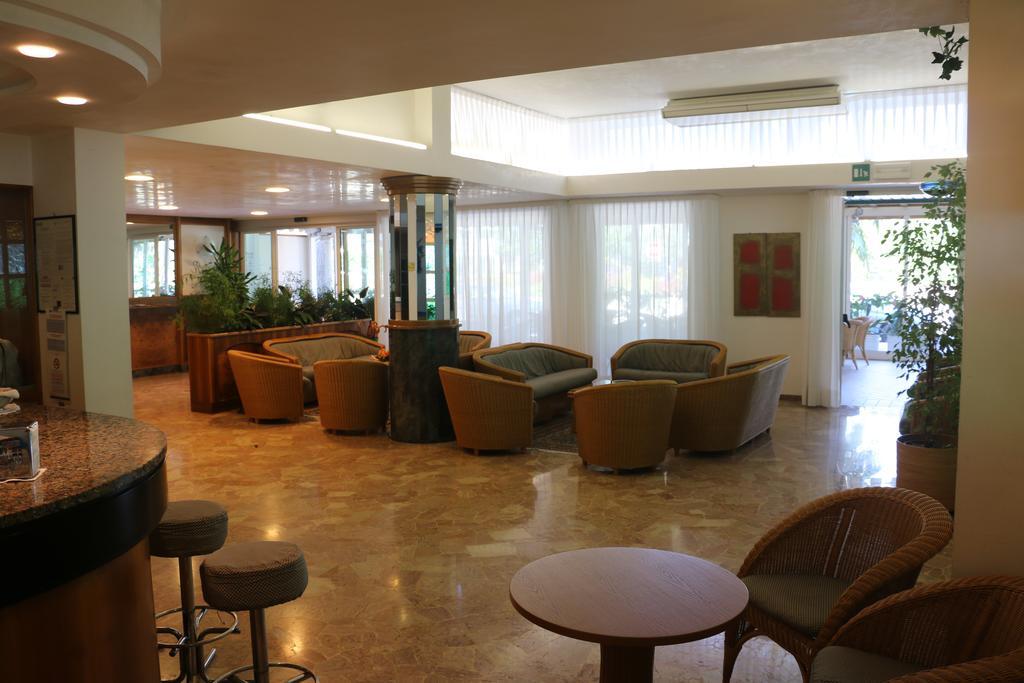 Hotel Smeraldo Lignano Sabbiadoro Kültér fotó