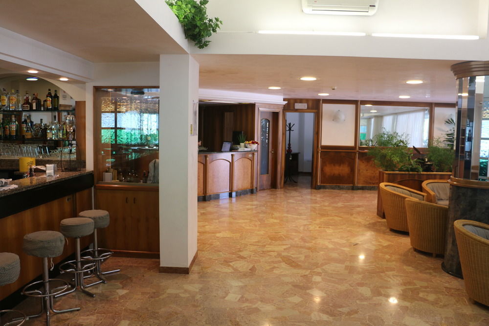 Hotel Smeraldo Lignano Sabbiadoro Kültér fotó