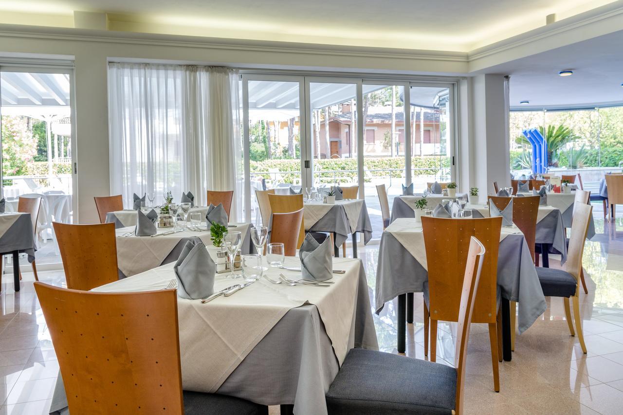 Hotel Smeraldo Lignano Sabbiadoro Kültér fotó
