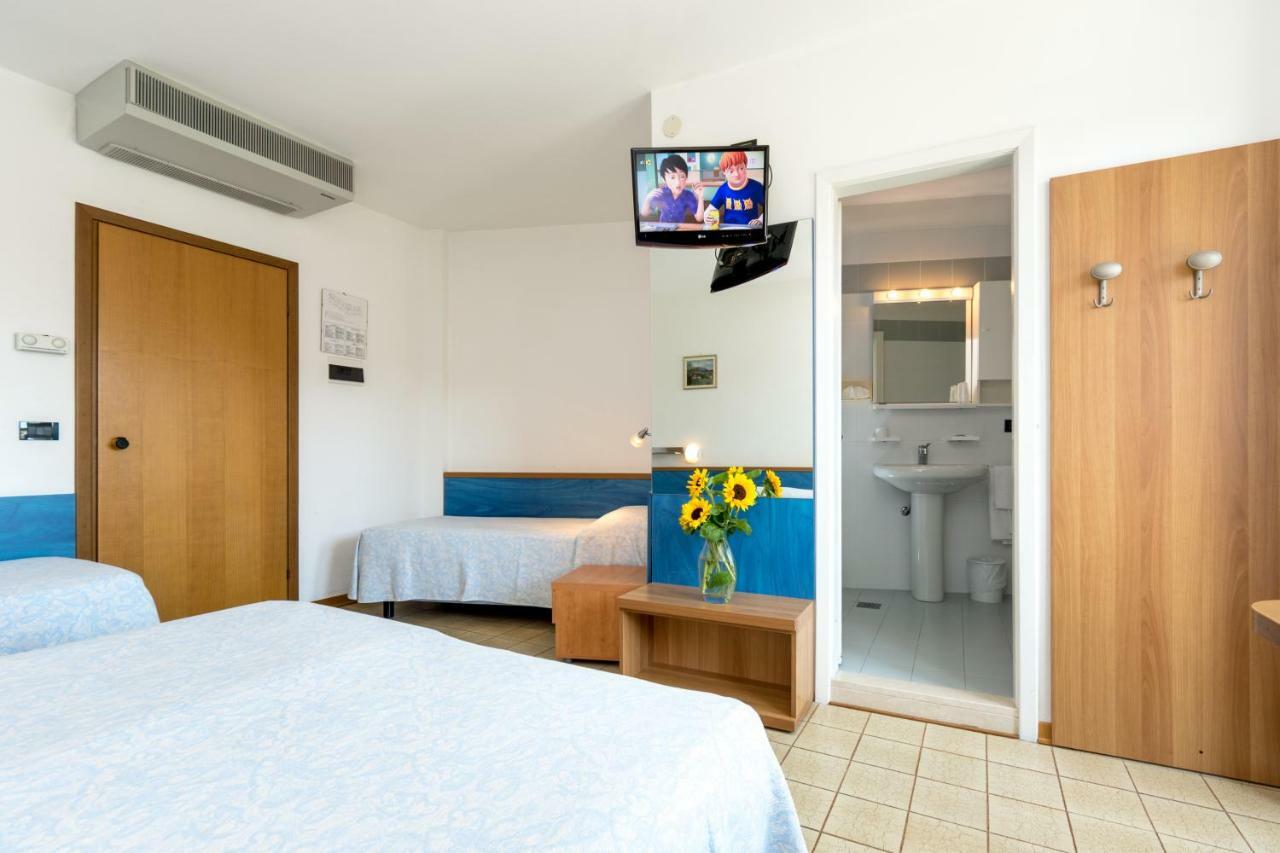 Hotel Smeraldo Lignano Sabbiadoro Kültér fotó