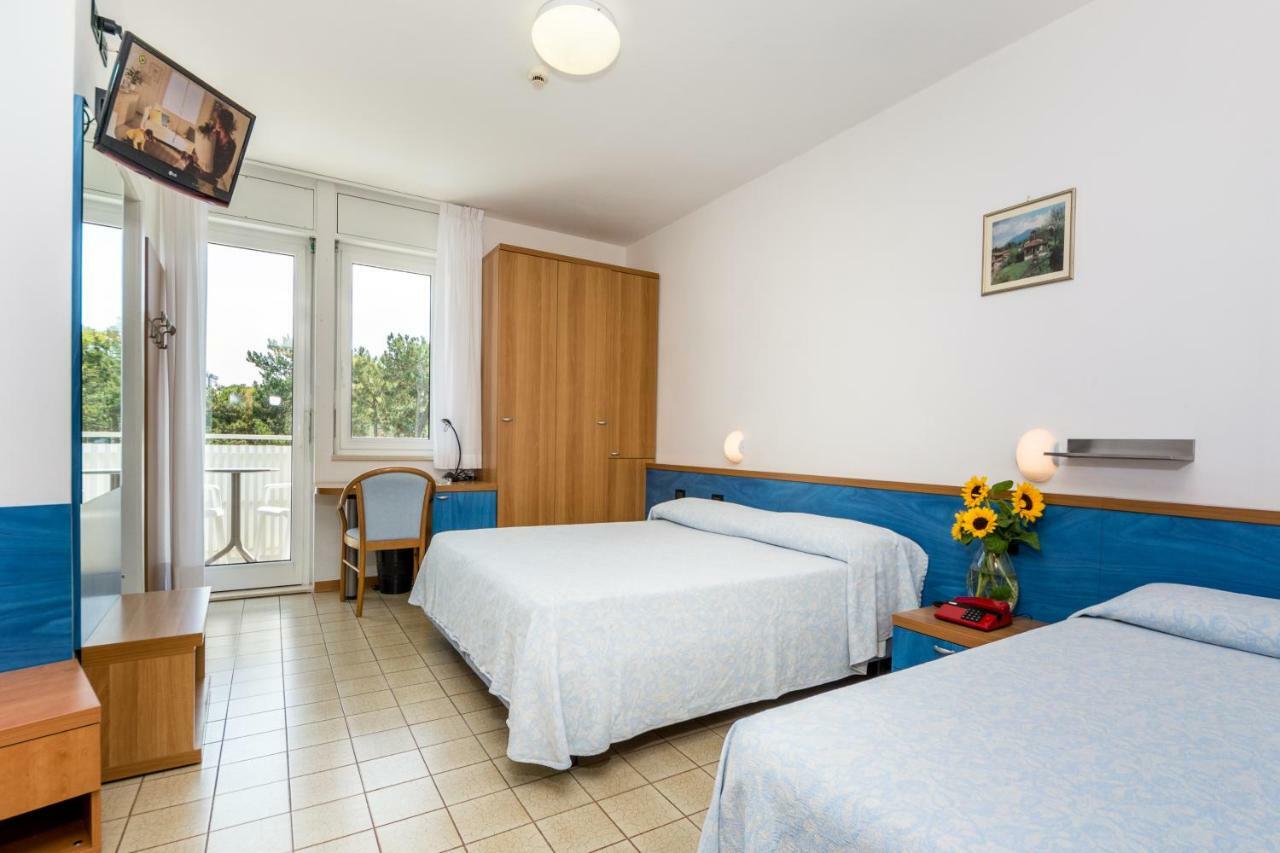 Hotel Smeraldo Lignano Sabbiadoro Kültér fotó